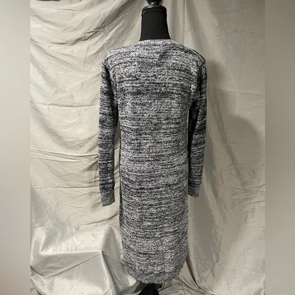 Elegant Knit Long Sleeve Pajama Dress in Black and Gray - Picture 5 of 7